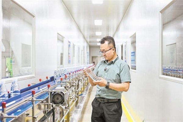 股门在线 刘晓东：从送水工到致富带头人
