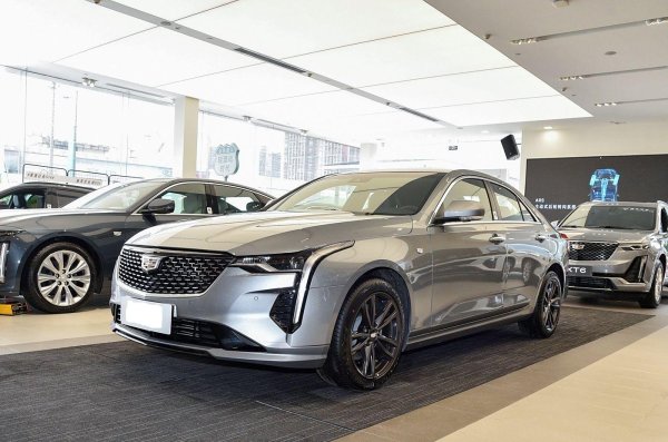 泸深在线 这款凯迪拉克中型车售价很亲民，外观年轻动感，搭载2.0T+8AT引擎